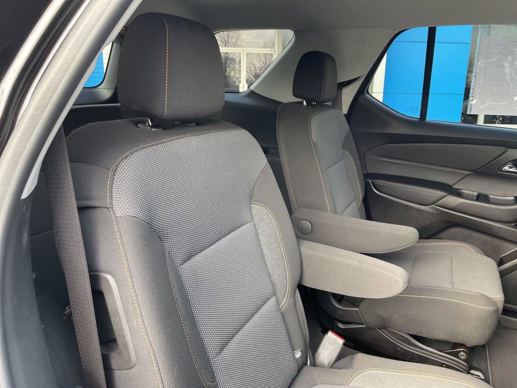 Used 2021 Chevrolet Traverse LT image 32