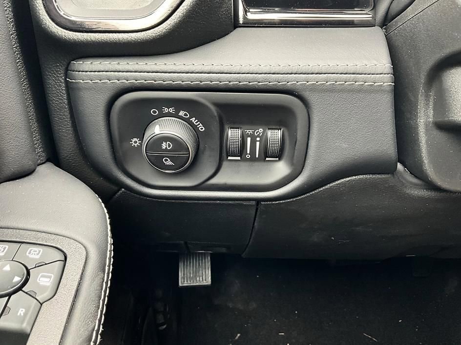 New 2026 RAM 3500 Limited image 16