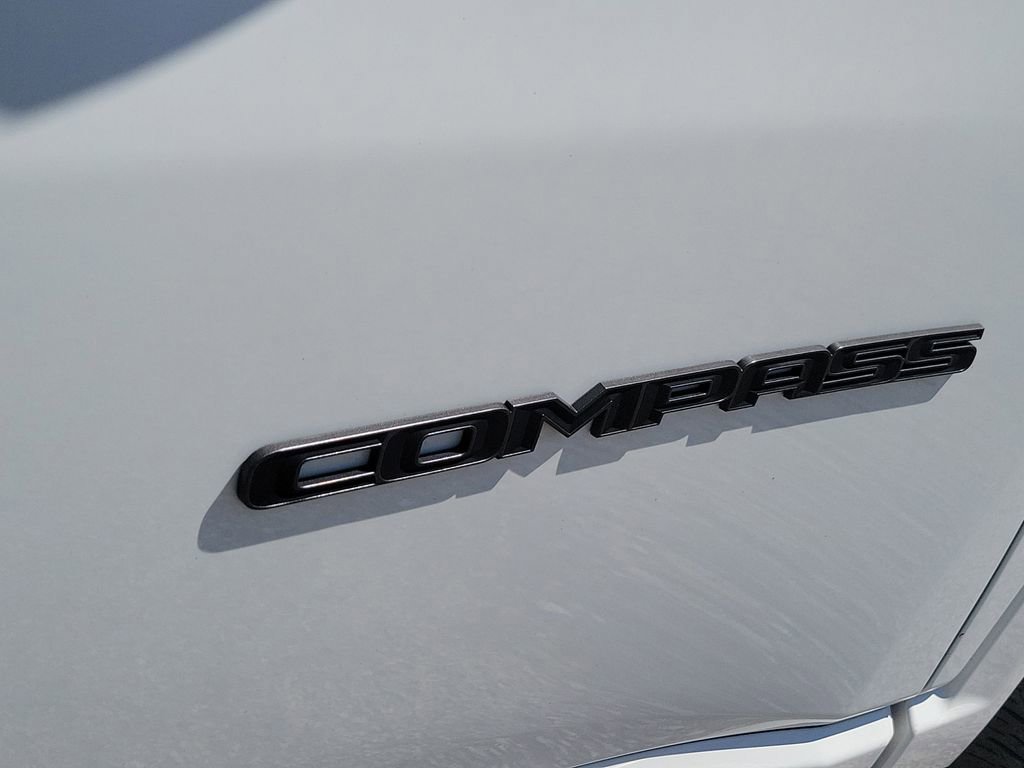 Used 2025 Jeep Compass Limited w/ High Altitude Package image 6