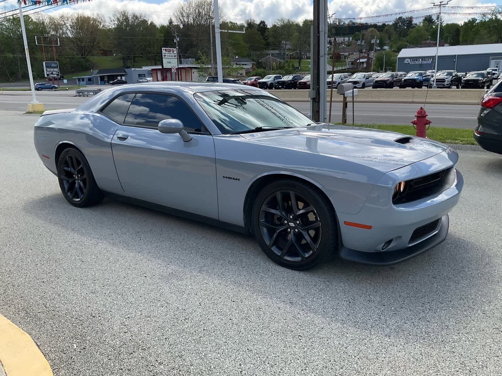 Used 2022 Dodge Challenger R/T w/ Blacktop Package RWD image 3