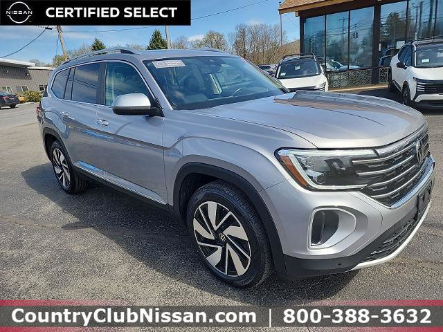 Used 2024 Volkswagen Atlas SEL AWD/4WD image 2