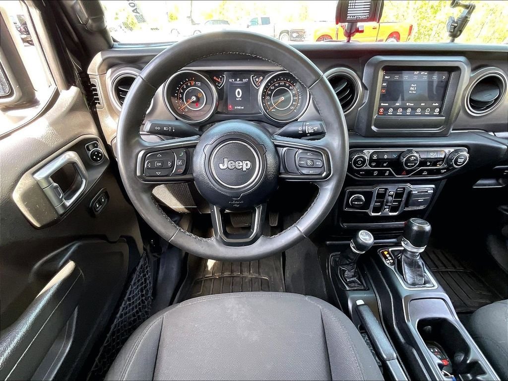 Used 2023 Jeep Gladiator Sport AWD/4WD image 16