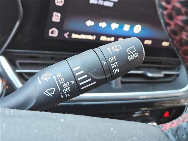 Used 2024 Chevrolet Trax RS w/ Sunroof Package image 16