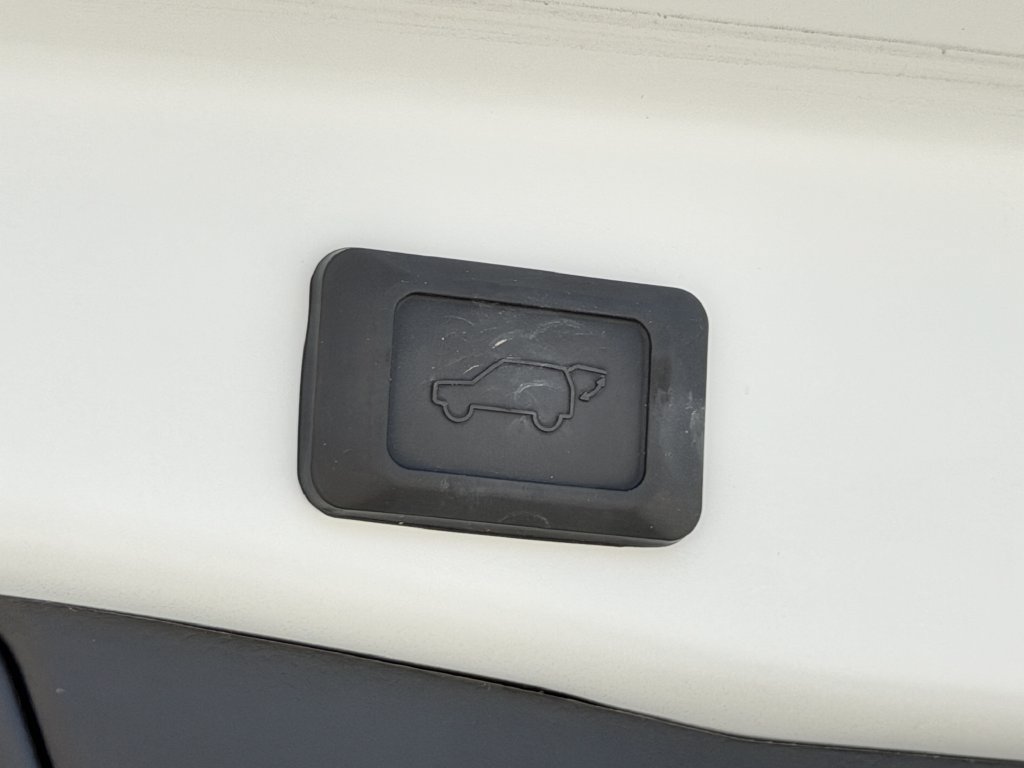 Used 2024 Toyota RAV4 Limited AWD/4WD image 31