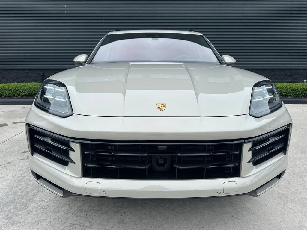 Certified 2025 Porsche Cayenne E-Hybrid AWD/4WD image 8