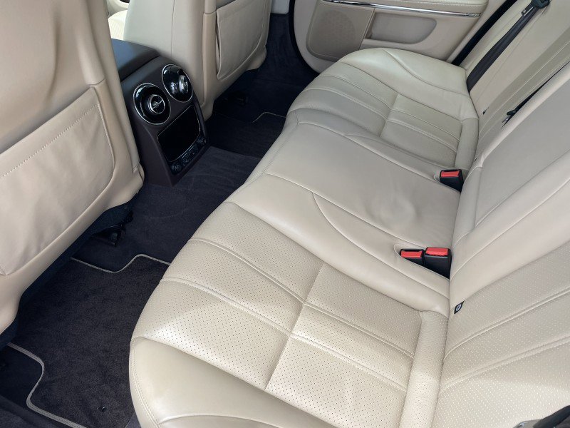 Used 2012 Jaguar XJ image 13
