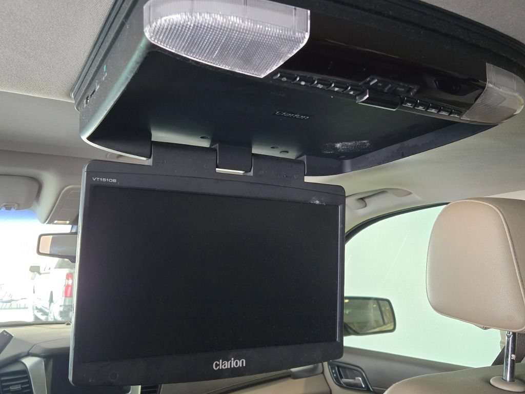 Certified 2018 Chevrolet Suburban Premier AWD/4WD image 19