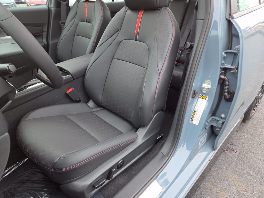 New 2026 Nissan Sentra SR w/ SR Premium Package FWD image 23