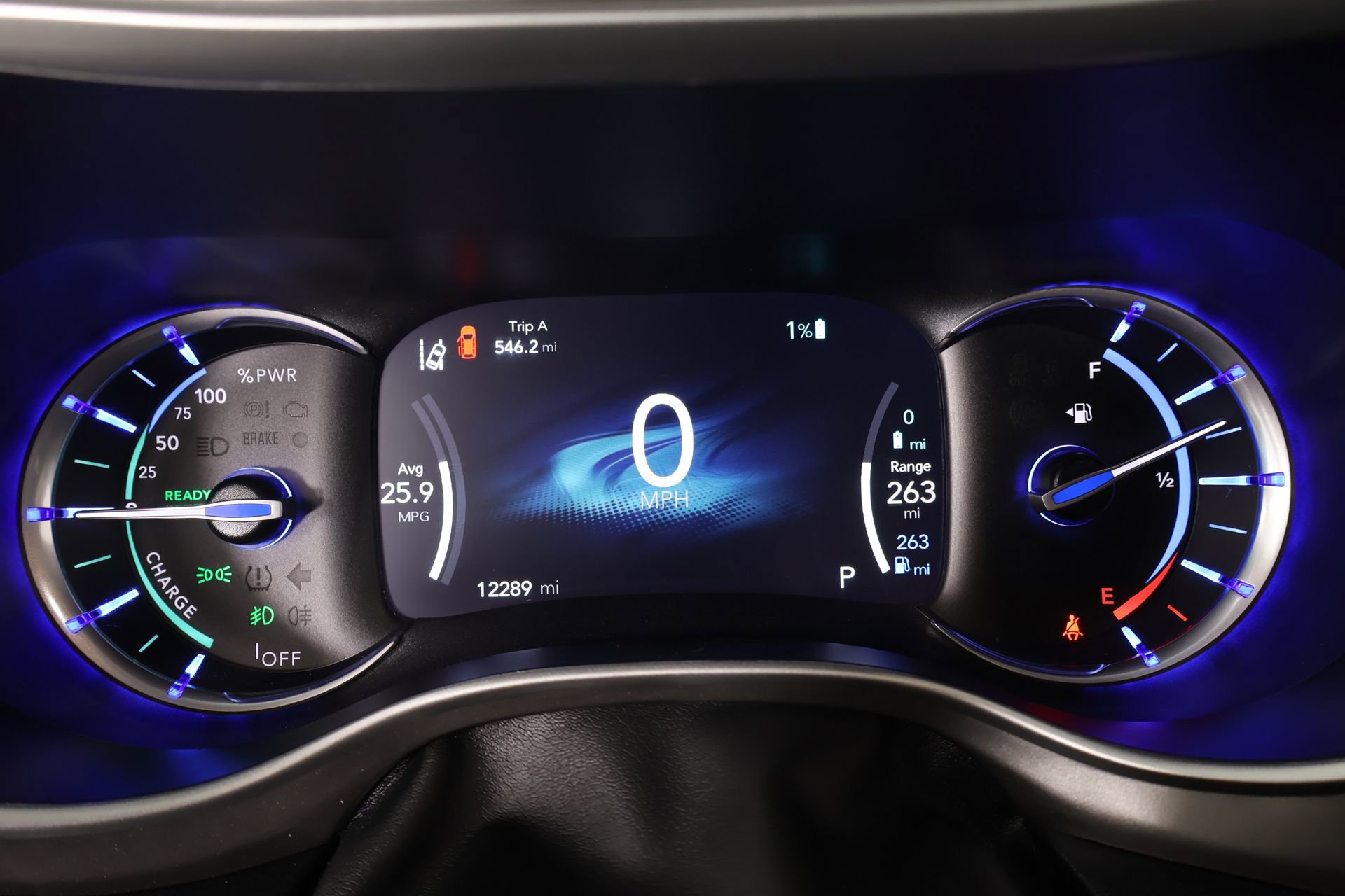 Used 2023 Chrysler Pacifica Touring-L image 4