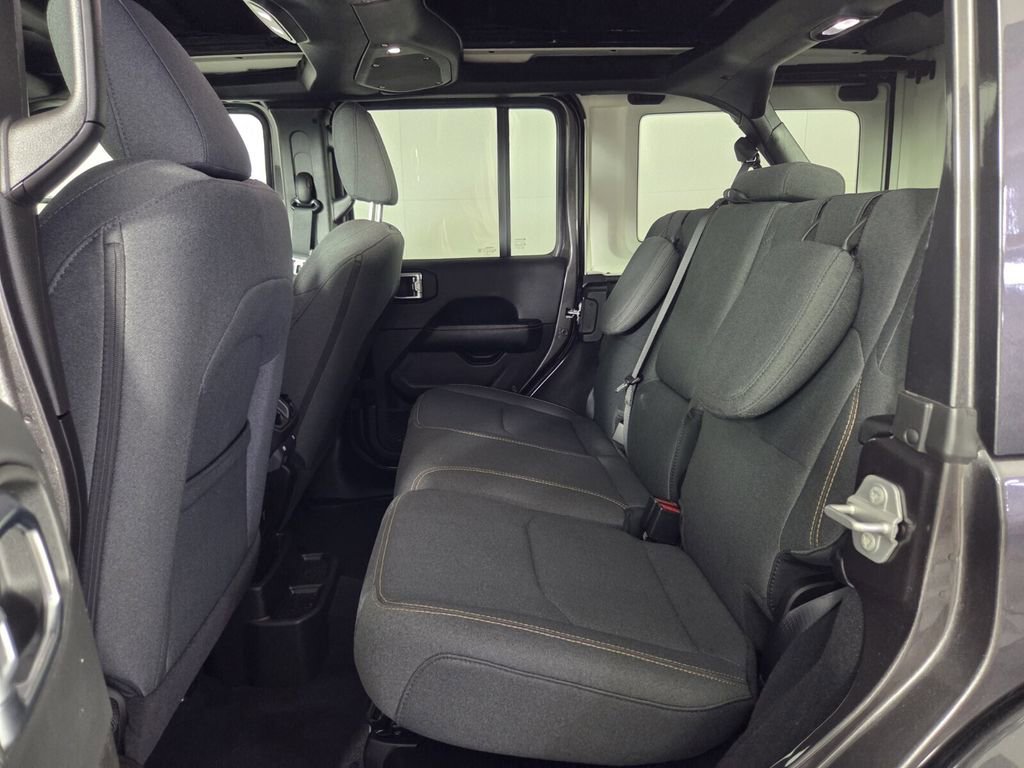 Certified 2025 Jeep Wrangler Sahara w/ Safety Group image 26