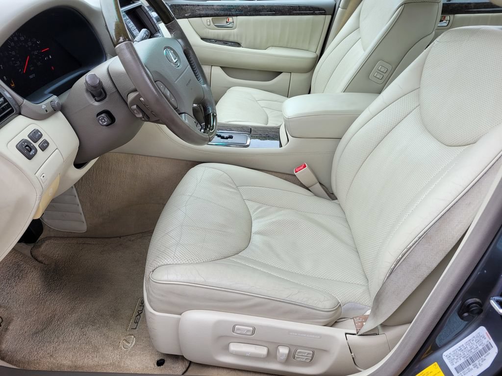 Used 2002 Lexus LS 430 RWD image 18