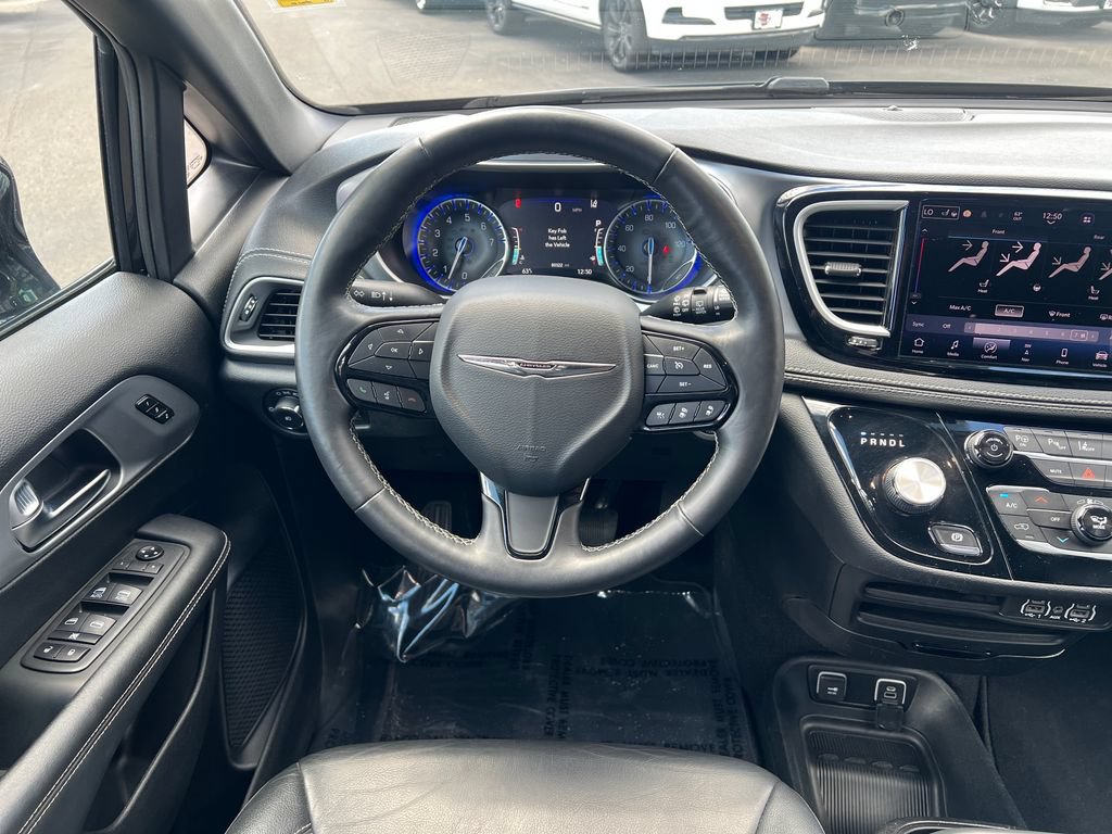 Used 2021 Chrysler Pacifica Touring-L w/ Premium & Safety Sphere Group AWD/4WD image 28
