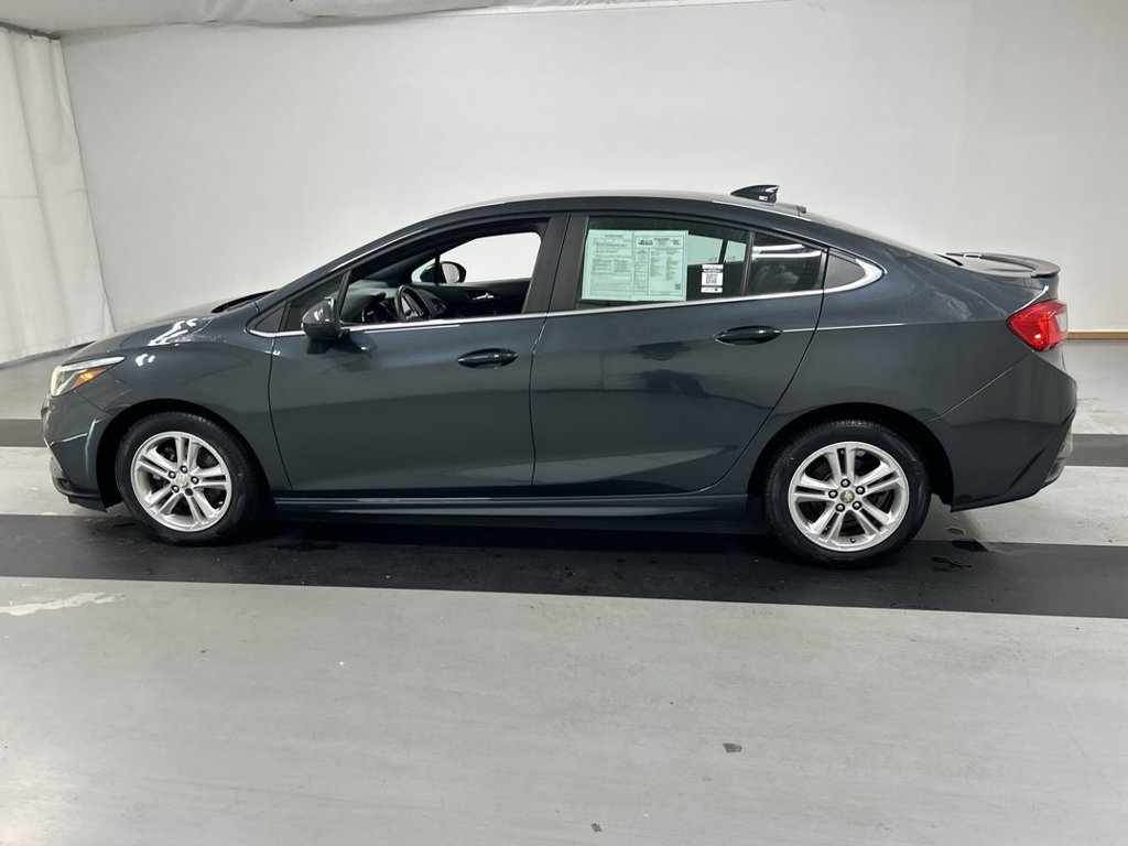Used 2018 Chevrolet Cruze LT w/ Convenience Package FWD image 6