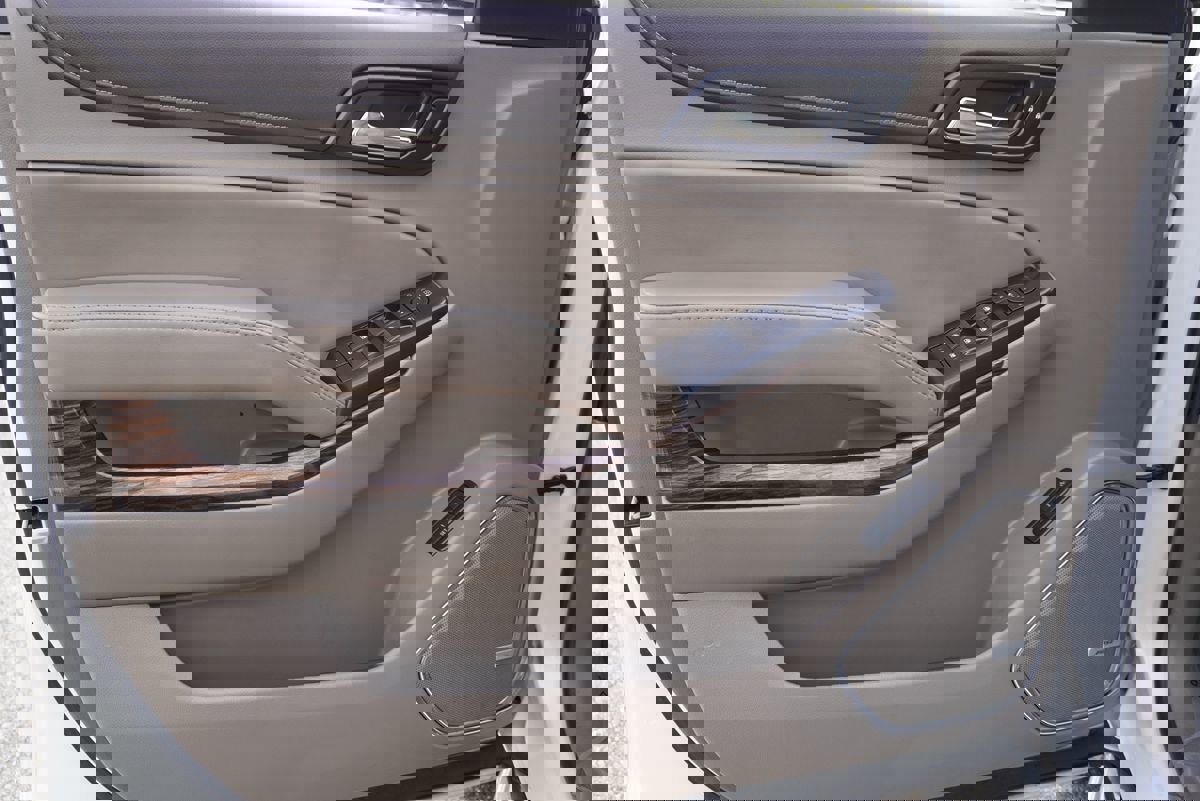 Used 2017 GMC Yukon SLT w/ Open Road Package image 30