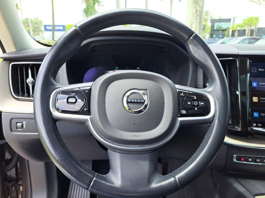 Used 2022 Volvo XC60 B6 Inscription w/ Protection Package Premier image 17