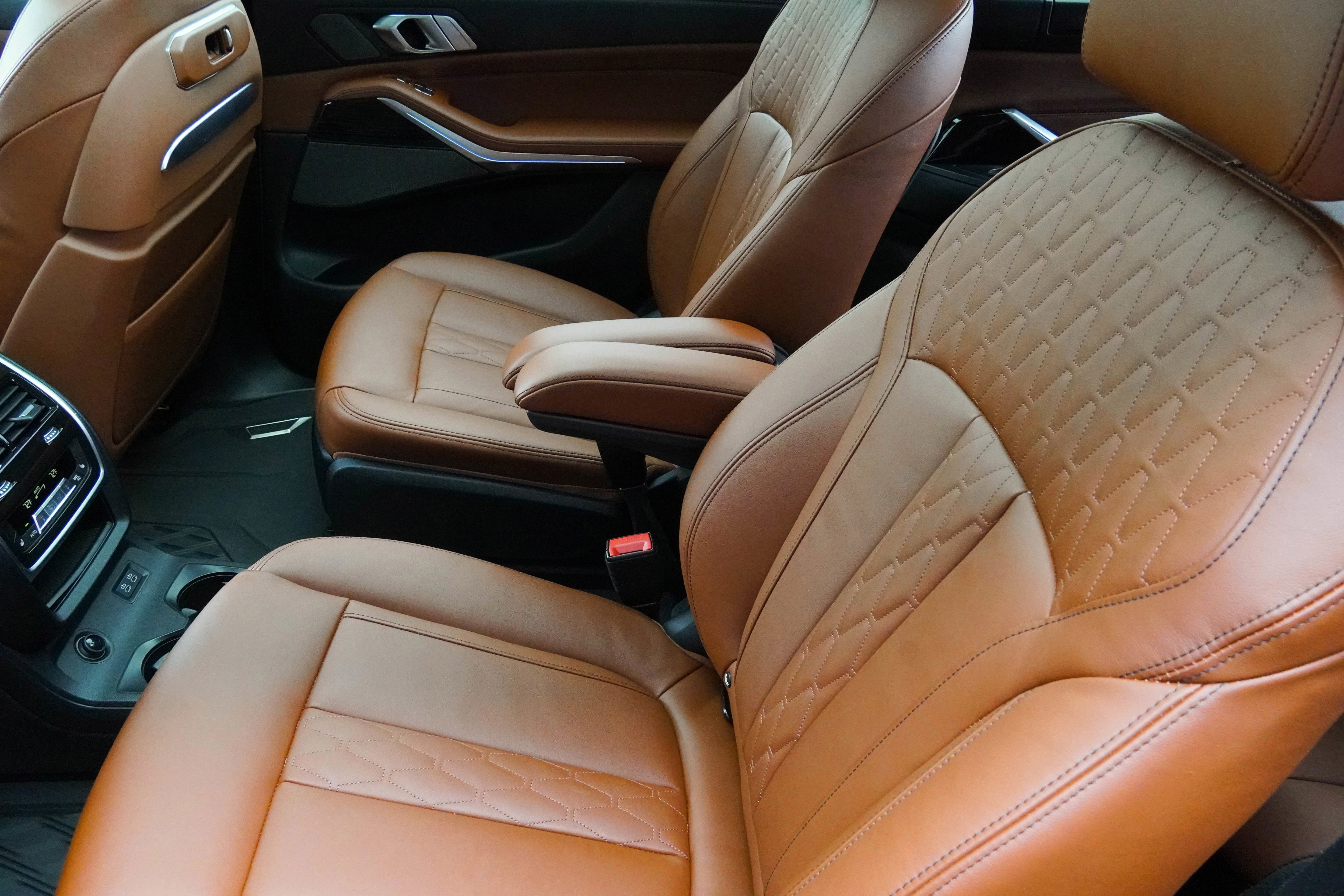 Certified 2024 BMW X7 M60i w/ Executive Package image 38