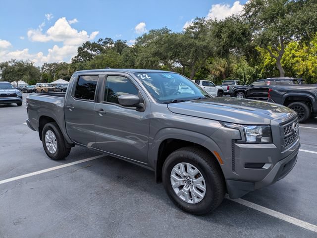 Used 2022 Nissan Frontier SV w/ Technology Package AWD/4WD image 2