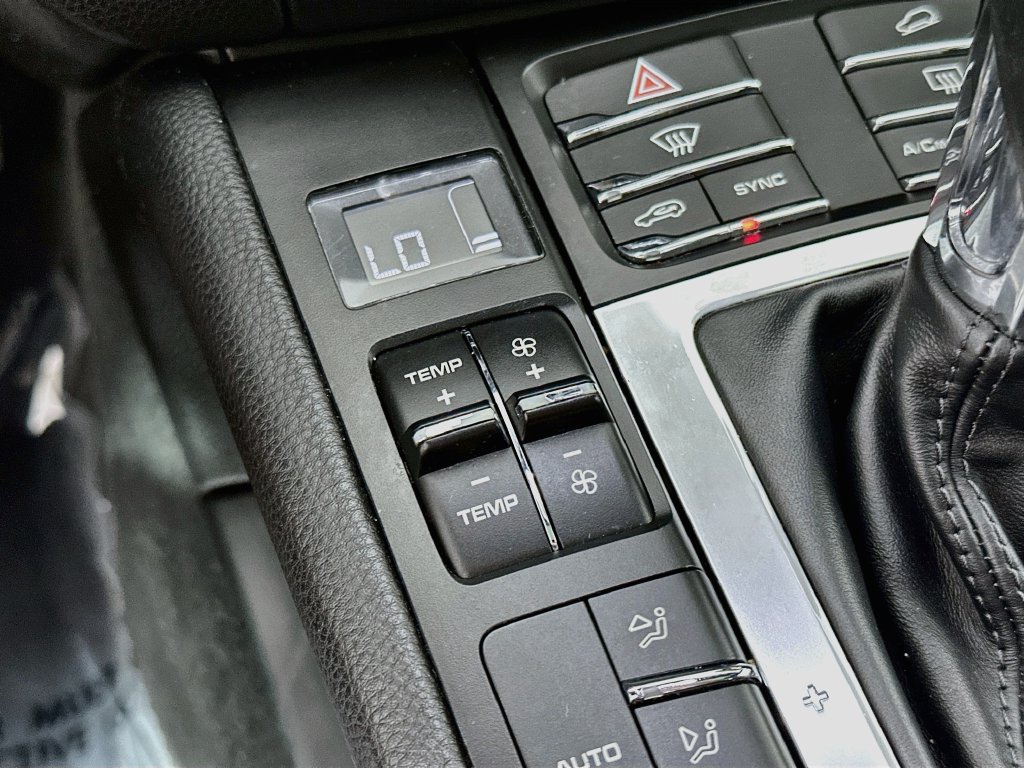 Used 2021 Porsche Macan S AWD/4WD image 18