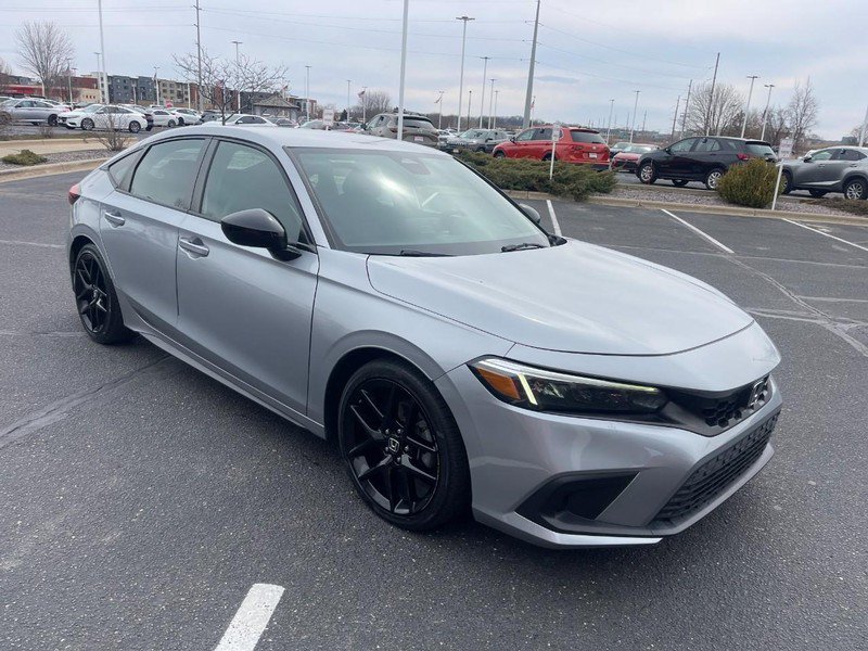 Used 2023 Honda Civic Sport image 2