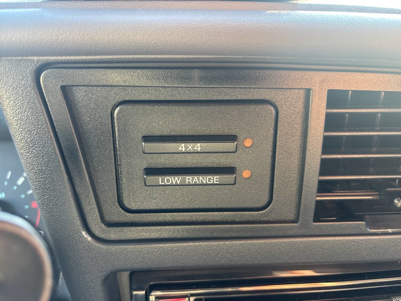 Used 1994 Ford Explorer XLT image 53
