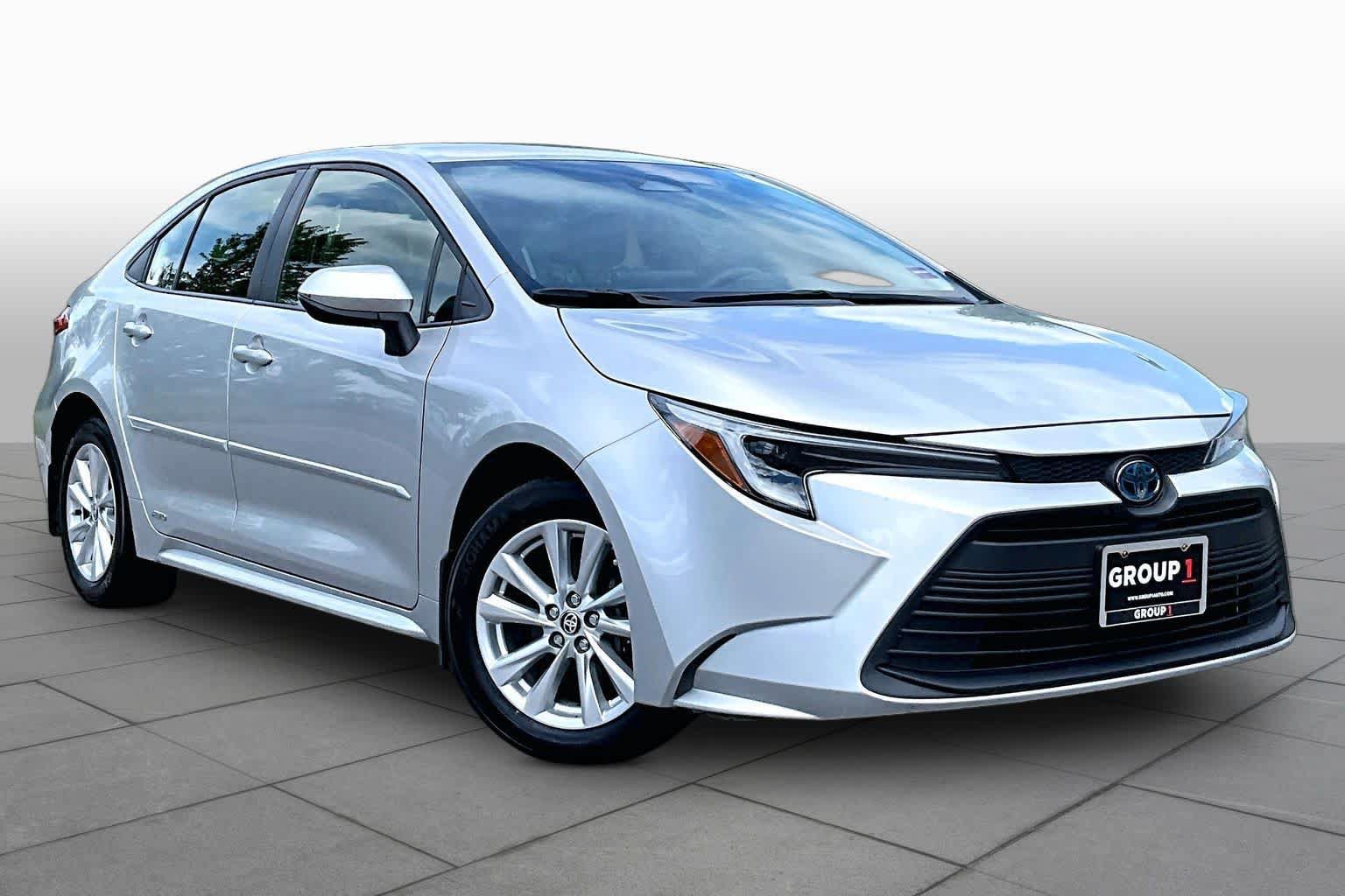 Used 2023 Toyota Corolla LE w/ LE Convenience Package AWD/4WD image 3