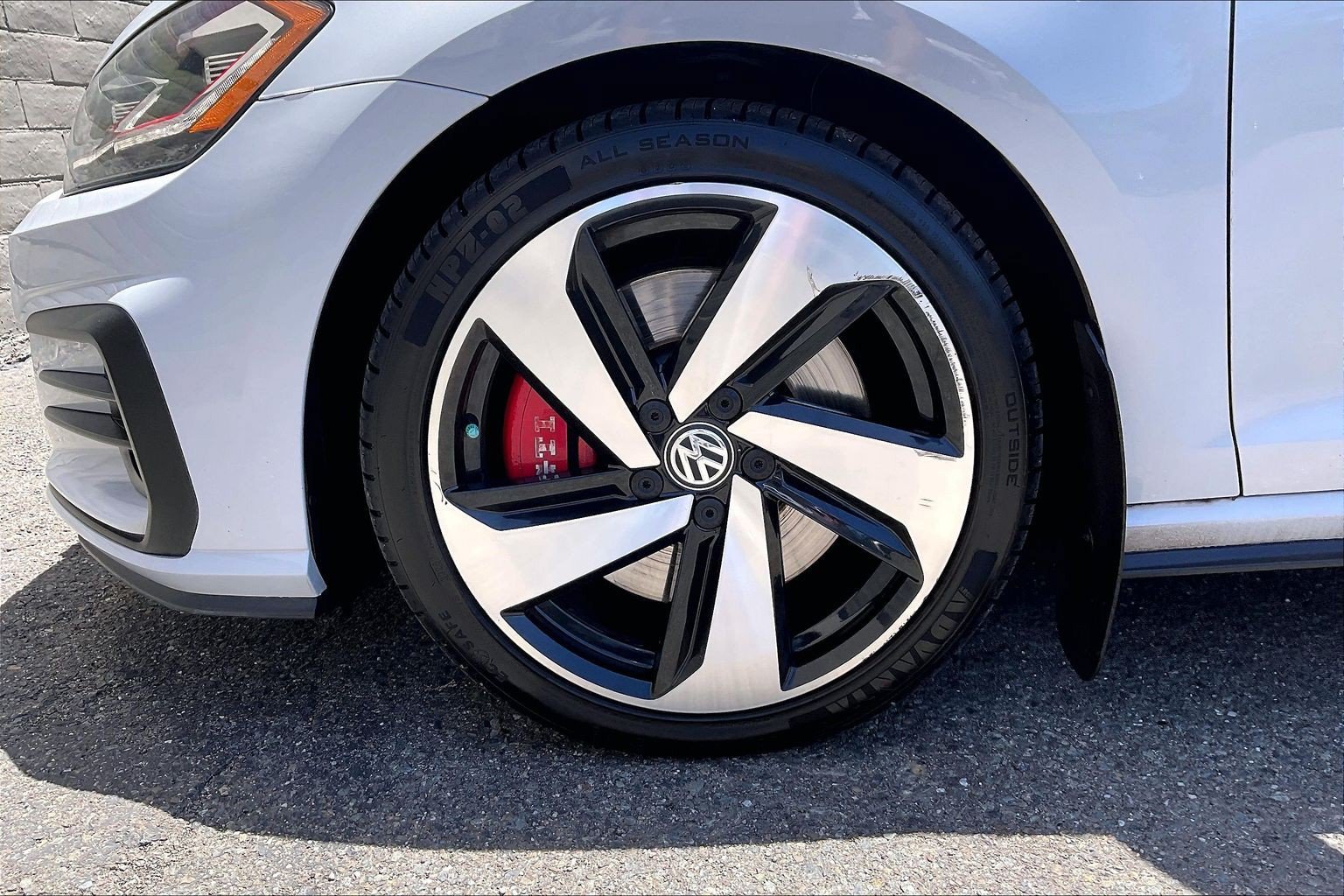 Used 2018 Volkswagen GTI SE FWD image 7