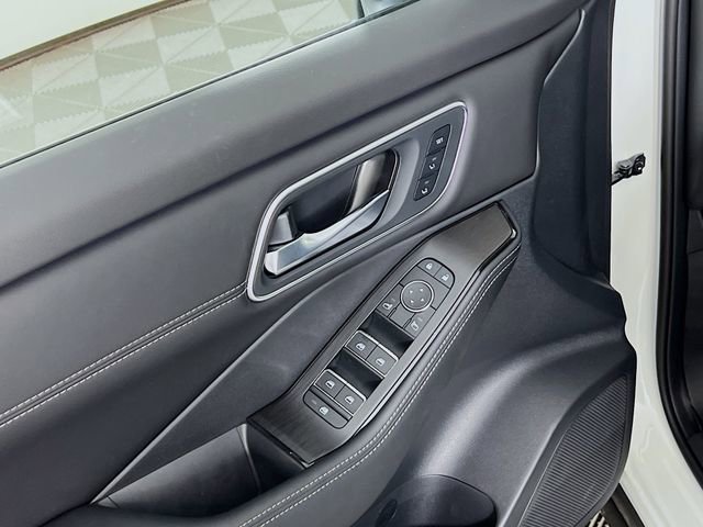 New 2025 Nissan Rogue Platinum w/ Platinum Premium Package image 16