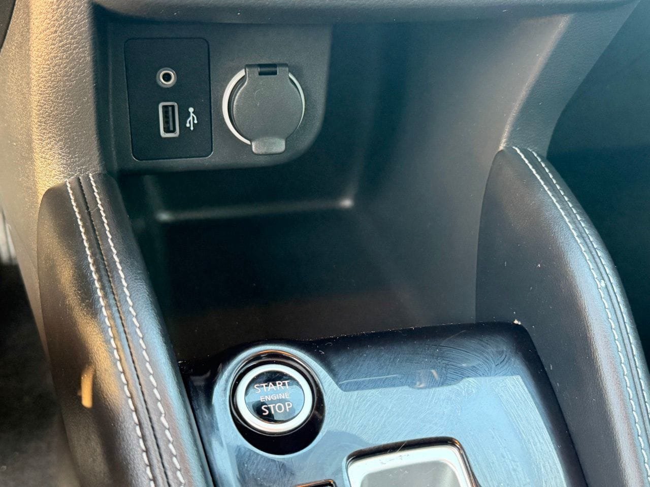 Certified 2020 Nissan Kicks SR FWD image 22
