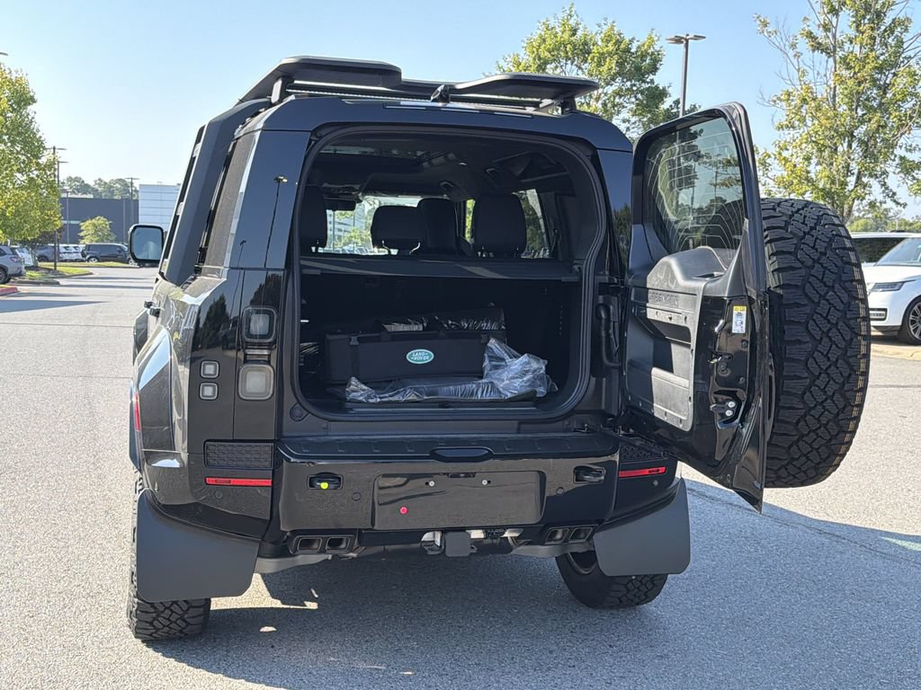 New 2026 Land Rover Defender 110 OCTA AWD/4WD image 12