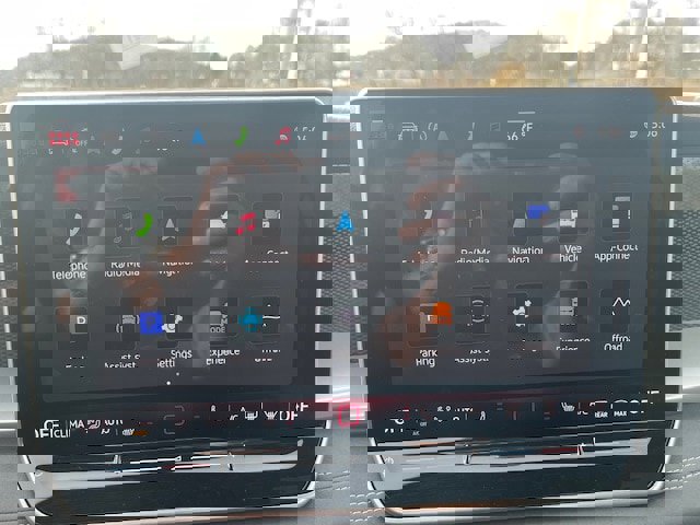 New 2025 Volkswagen Tiguan SE R-Line image 13