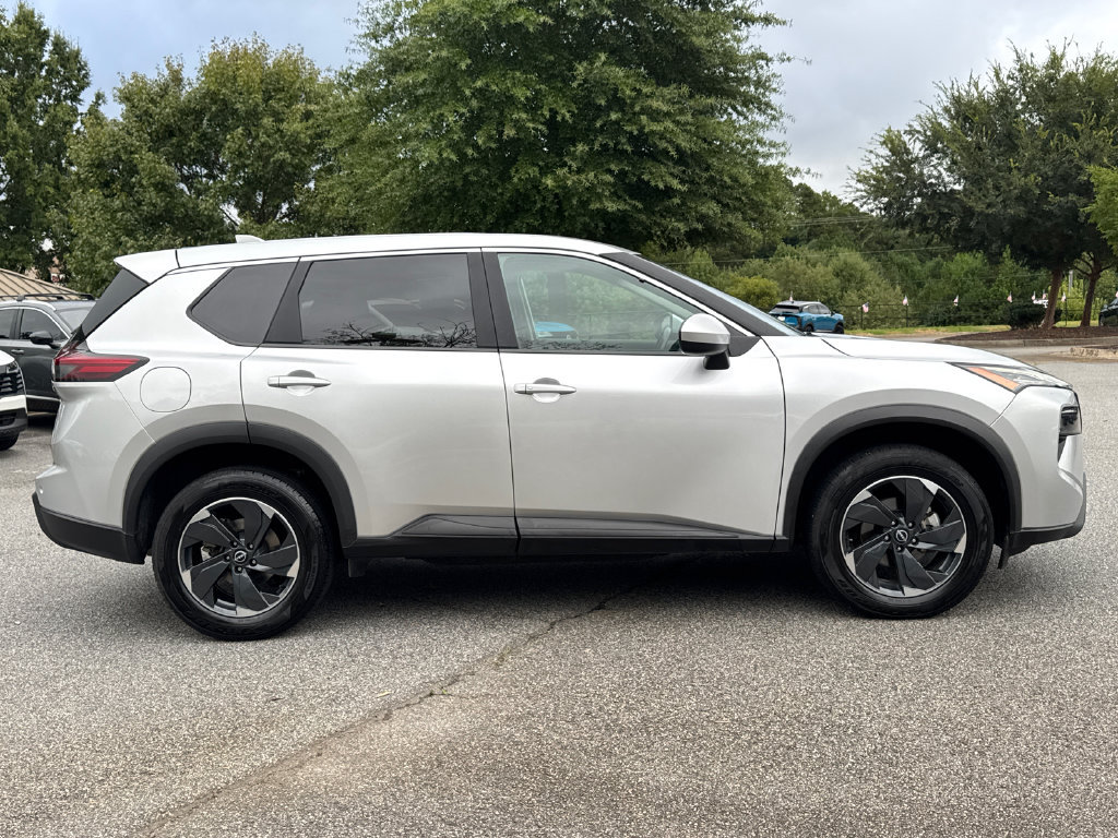 Certified 2025 Nissan Rogue SV AWD/4WD image 6