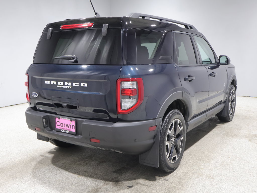 Used 2023 Ford Bronco Sport Outer Banks w/ Tech Package AWD/4WD image 2