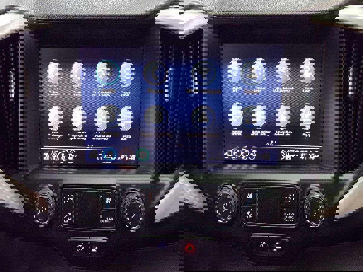 Used 2022 GMC Terrain SLT image 38