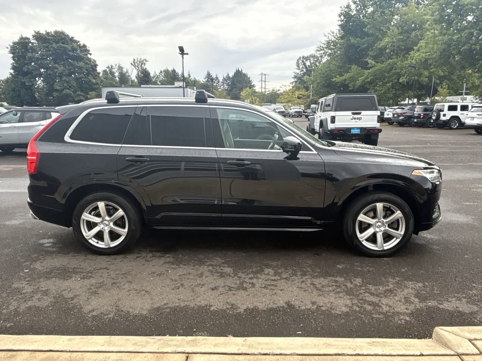 Used 2020 Volvo XC90 T6 Momentum AWD/4WD image 6