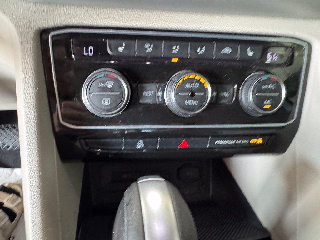 Used 2023 Volkswagen Atlas SE AWD/4WD image 28
