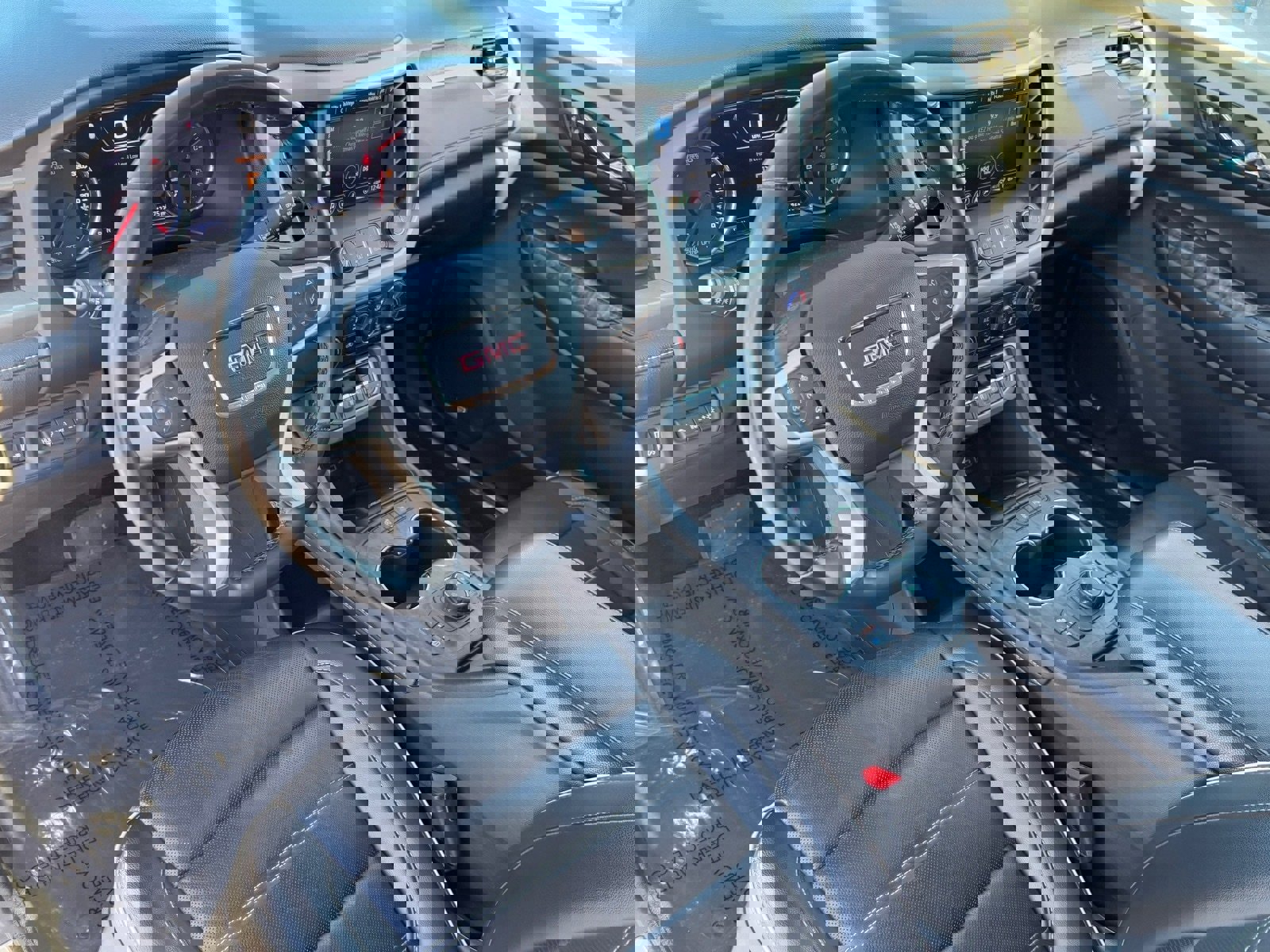 Used 2023 GMC Acadia Denali image 18