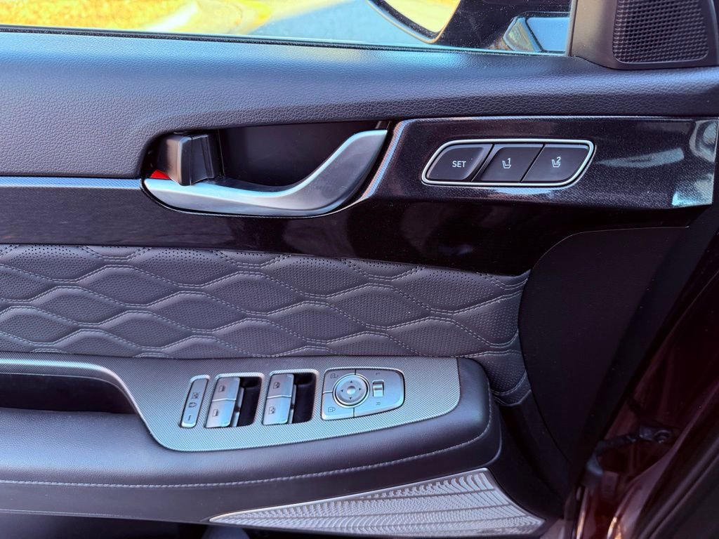 Used 2022 Hyundai Palisade Calligraphy w/ Cargo Package image 25