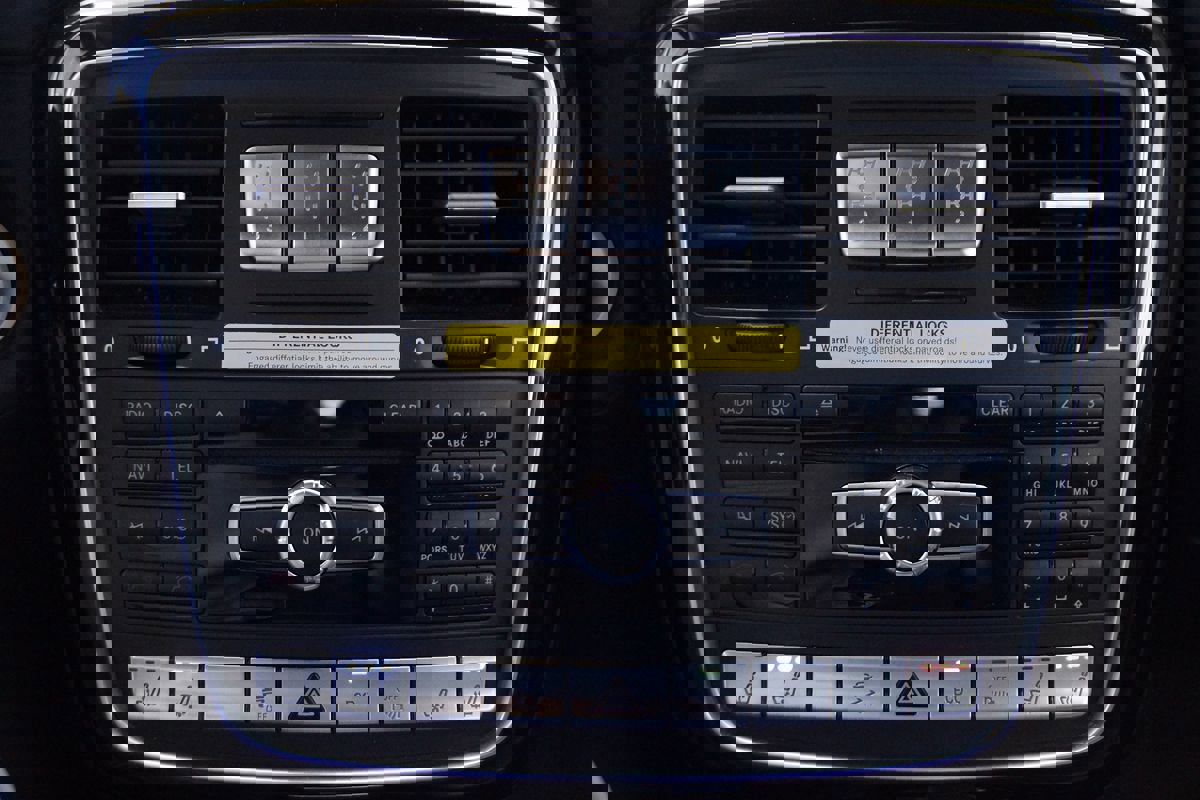 Used 2015 Mercedes-Benz G 63 AMG 4MATIC w/ PA6 Package image 29