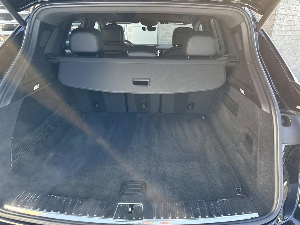 Used 2024 Porsche Cayenne Base image 5