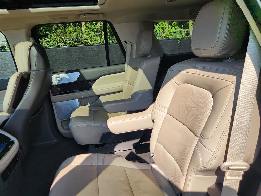 Used 2022 Lincoln Navigator Reserve image 29