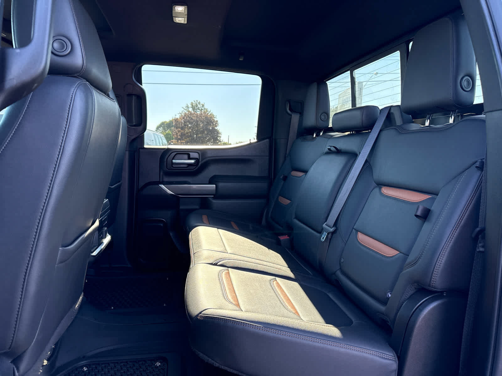 Certified 2021 GMC Sierra 1500 AT4 w/ AT4 Value Package AWD/4WD image 23