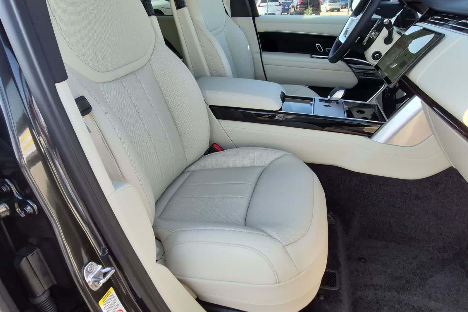 New 2026 Land Rover Range Rover Long Wheelbase SE AWD/4WD image 22