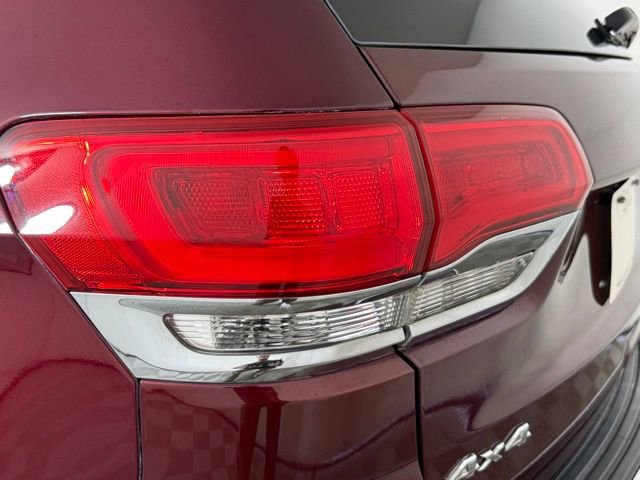 Used 2017 Jeep Grand Cherokee Limited w/ Luxury Group II image 9