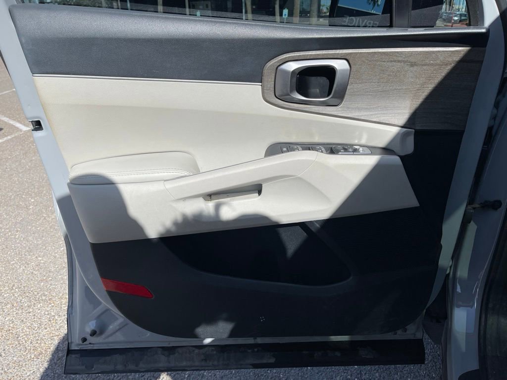Used 2023 Kia Sorento EX w/ Panoramic Sunroof Package image 13