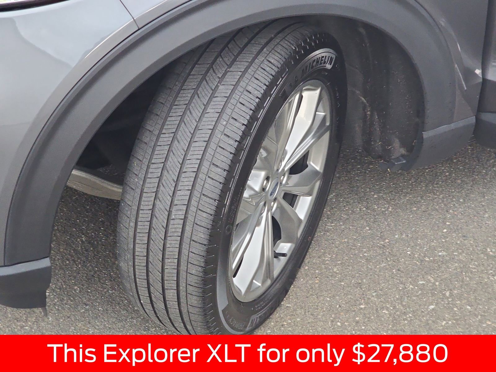 Used 2023 Ford Explorer XLT w/ Equipment Group 202A RWD image 42