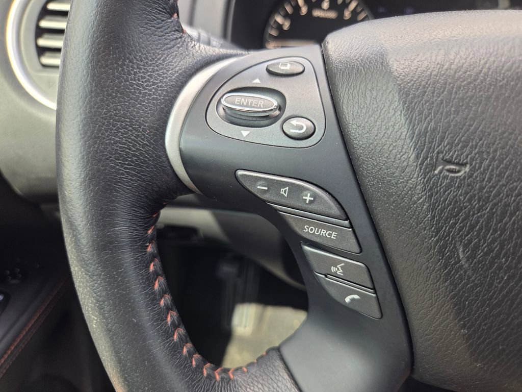 Used 2020 Nissan Pathfinder SL FWD image 21