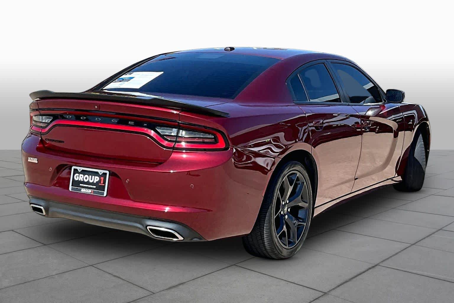 Used 2020 Dodge Charger SXT w/ Blacktop Package RWD image 12
