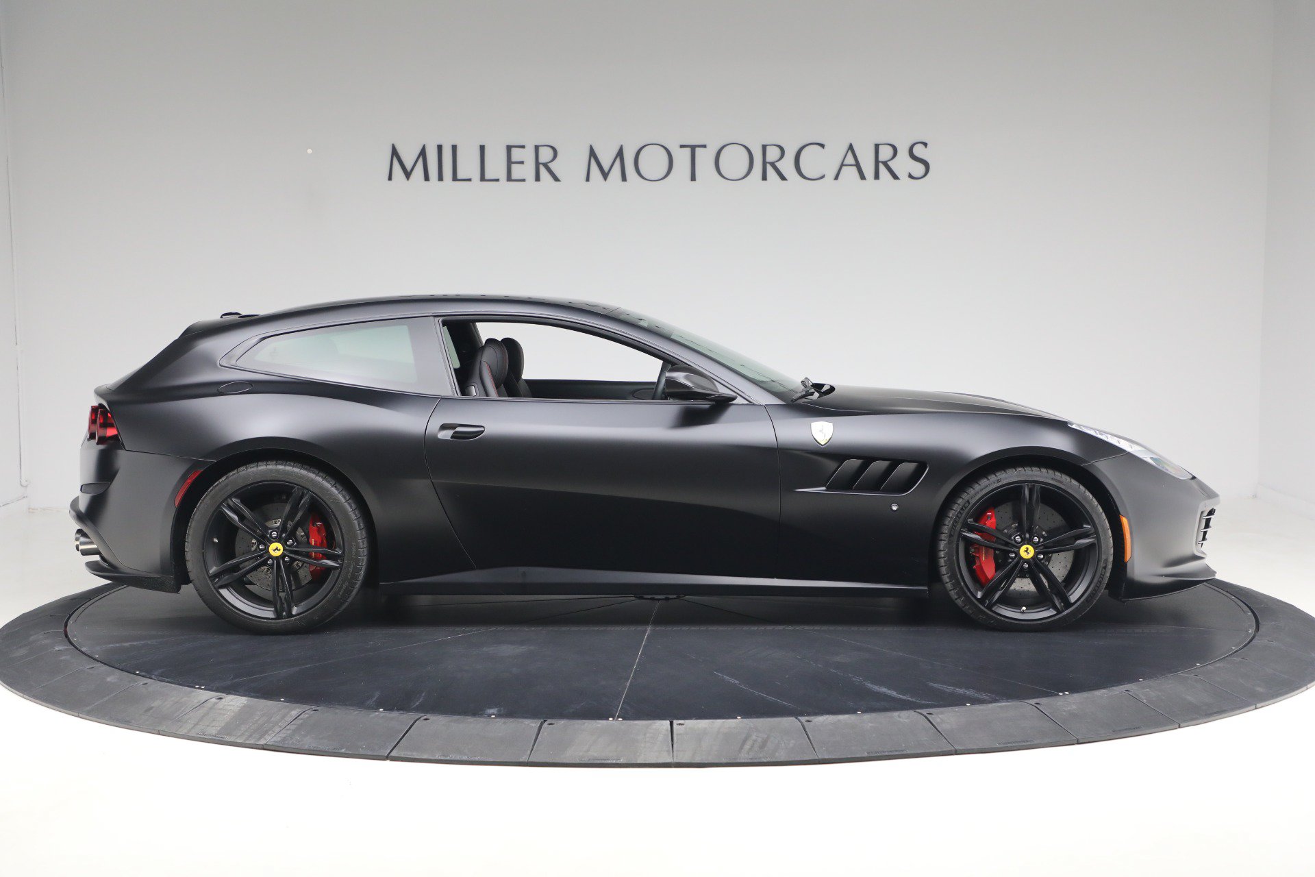 Certified 2018 Ferrari GTC4Lusso AWD/4WD image 10