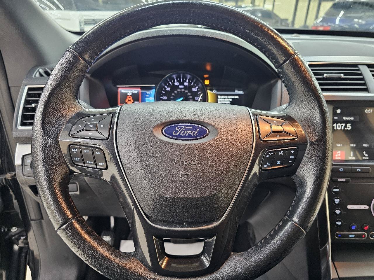 Used 2019 Ford Explorer Limited w/ Class III Trailer Tow Package FWD image 31