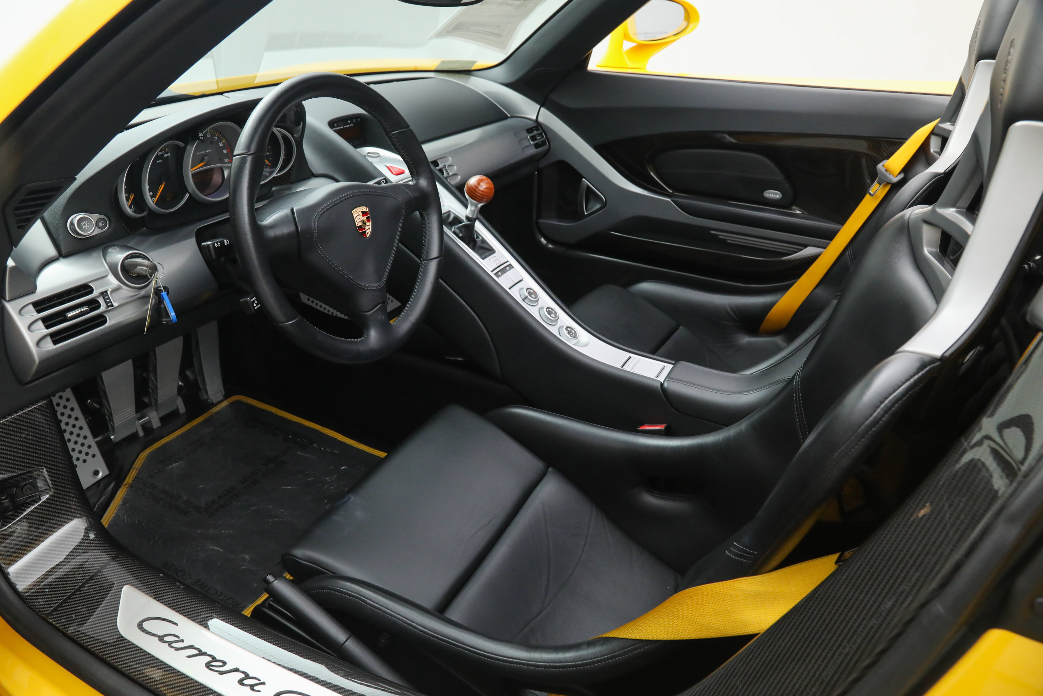 Used 2005 Porsche Carrera GT RWD image 26